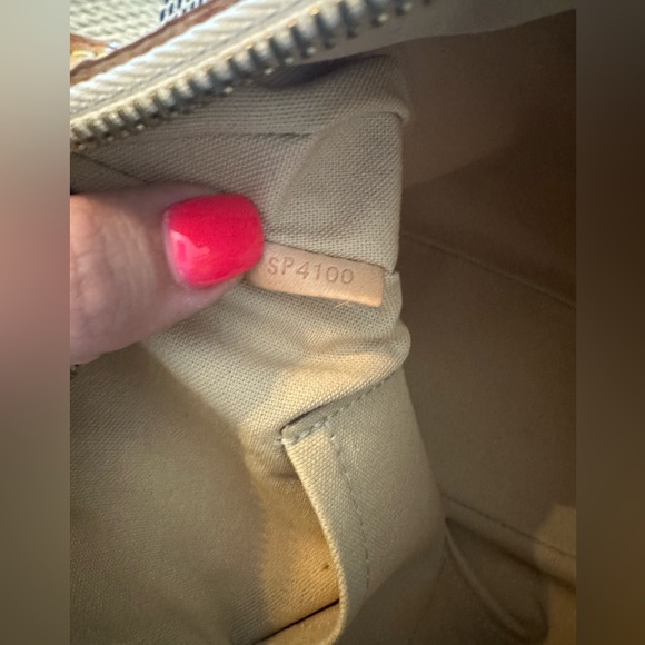 Louis Vuitton Siracusa Damier Azur MM 🌼🌻 - Picture 15 of 16